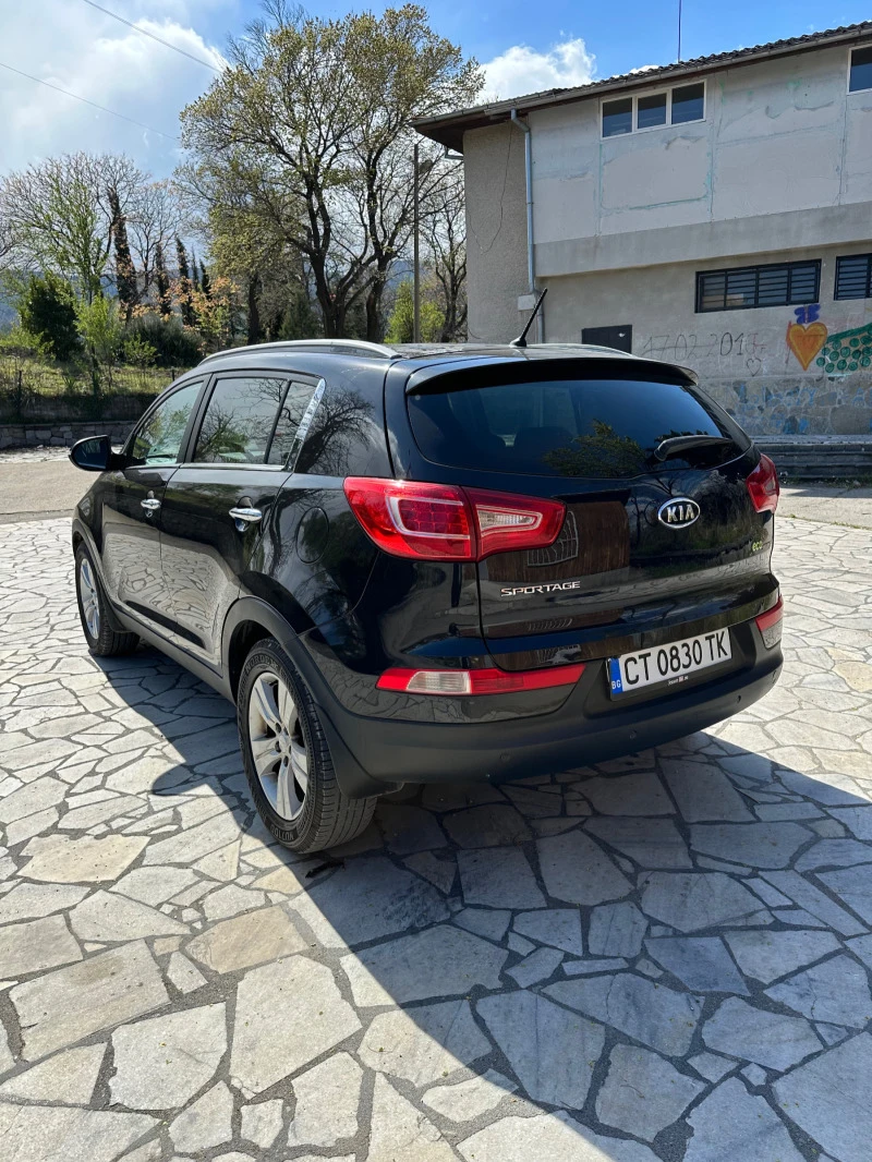 Kia Sportage, снимка 3 - Автомобили и джипове - 47178557