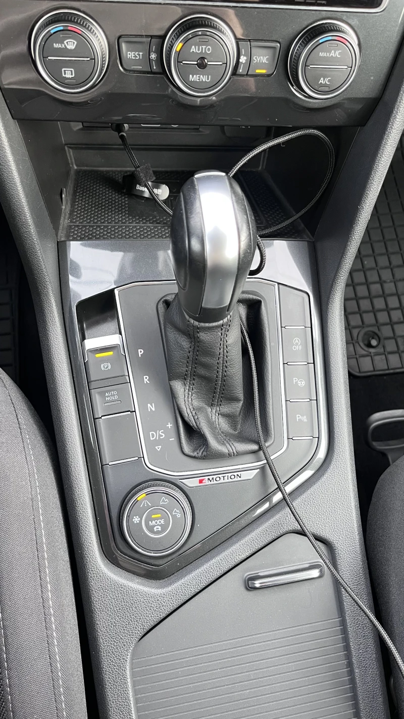 VW Tiguan Highline 2.0 TSI 4MOTION DSG, снимка 10 - Автомобили и джипове - 52671120