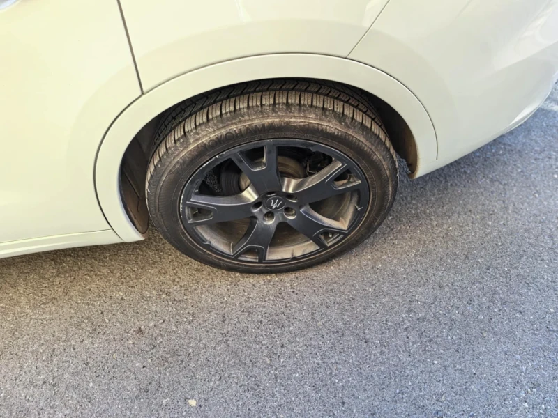 Maserati Levante, снимка 5 - Автомобили и джипове - 52847213