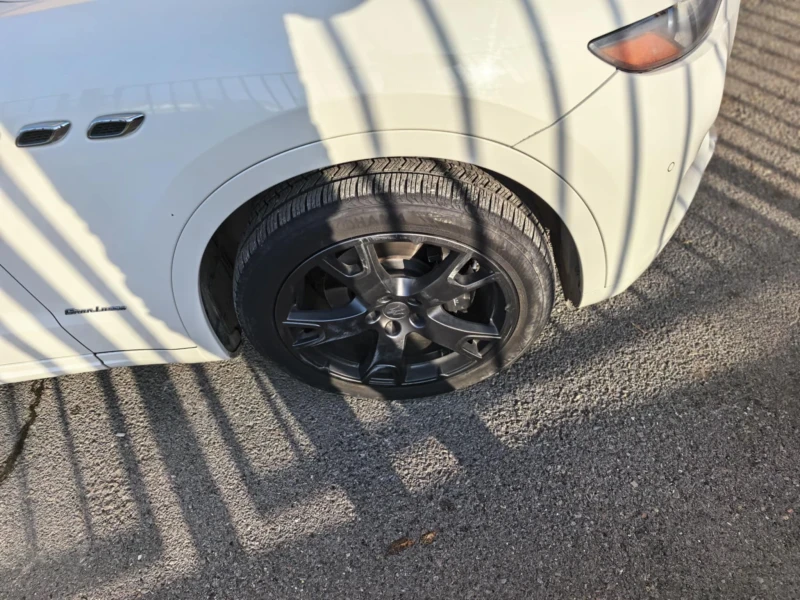 Maserati Levante, снимка 9 - Автомобили и джипове - 52847213