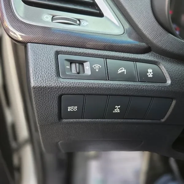Hyundai Santa fe 2.0 CRDi 4WD - САМО 30% АВАНС, снимка 8 - Автомобили и джипове - 56159106