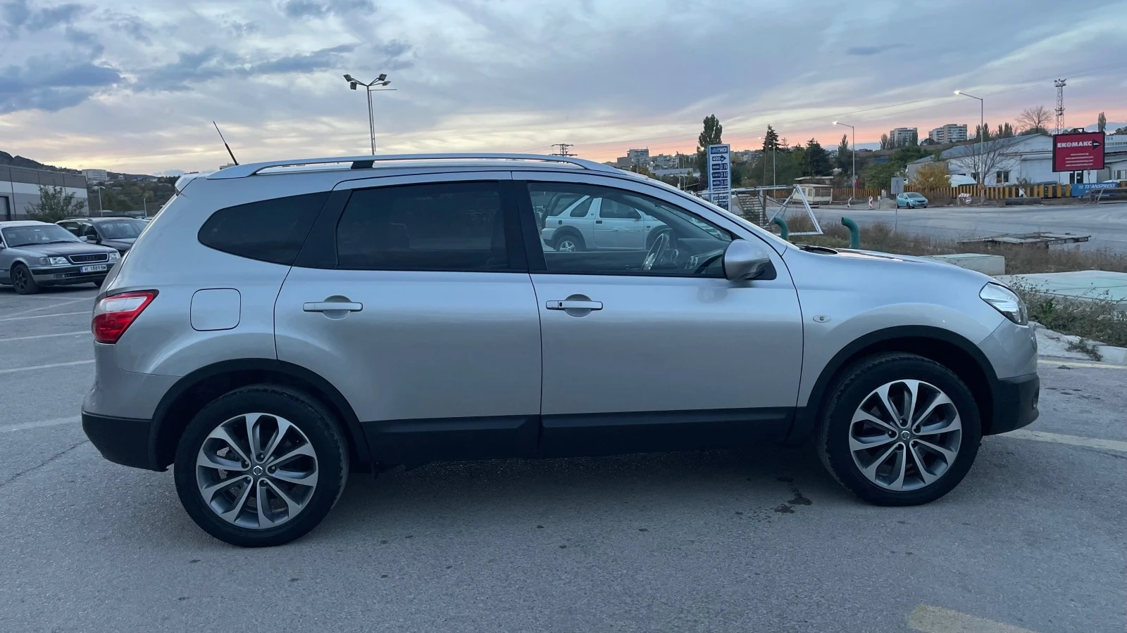 Nissan Qashqai 2.0i NAVI PANORAMA 7 МЕСТА - изображение 4