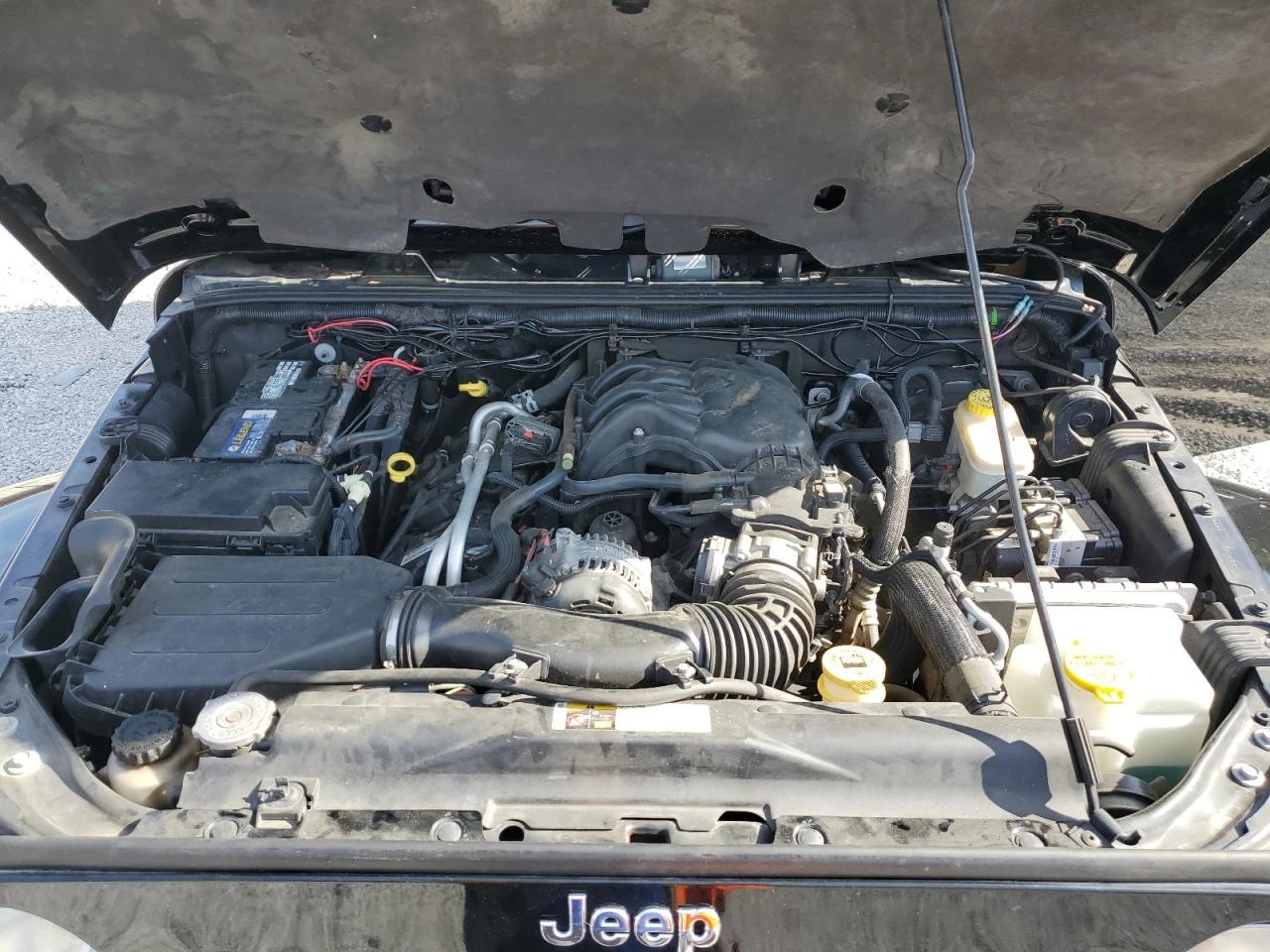 Jeep Wrangler UNLIMITED SAHARA *  | Mobile.bg   12