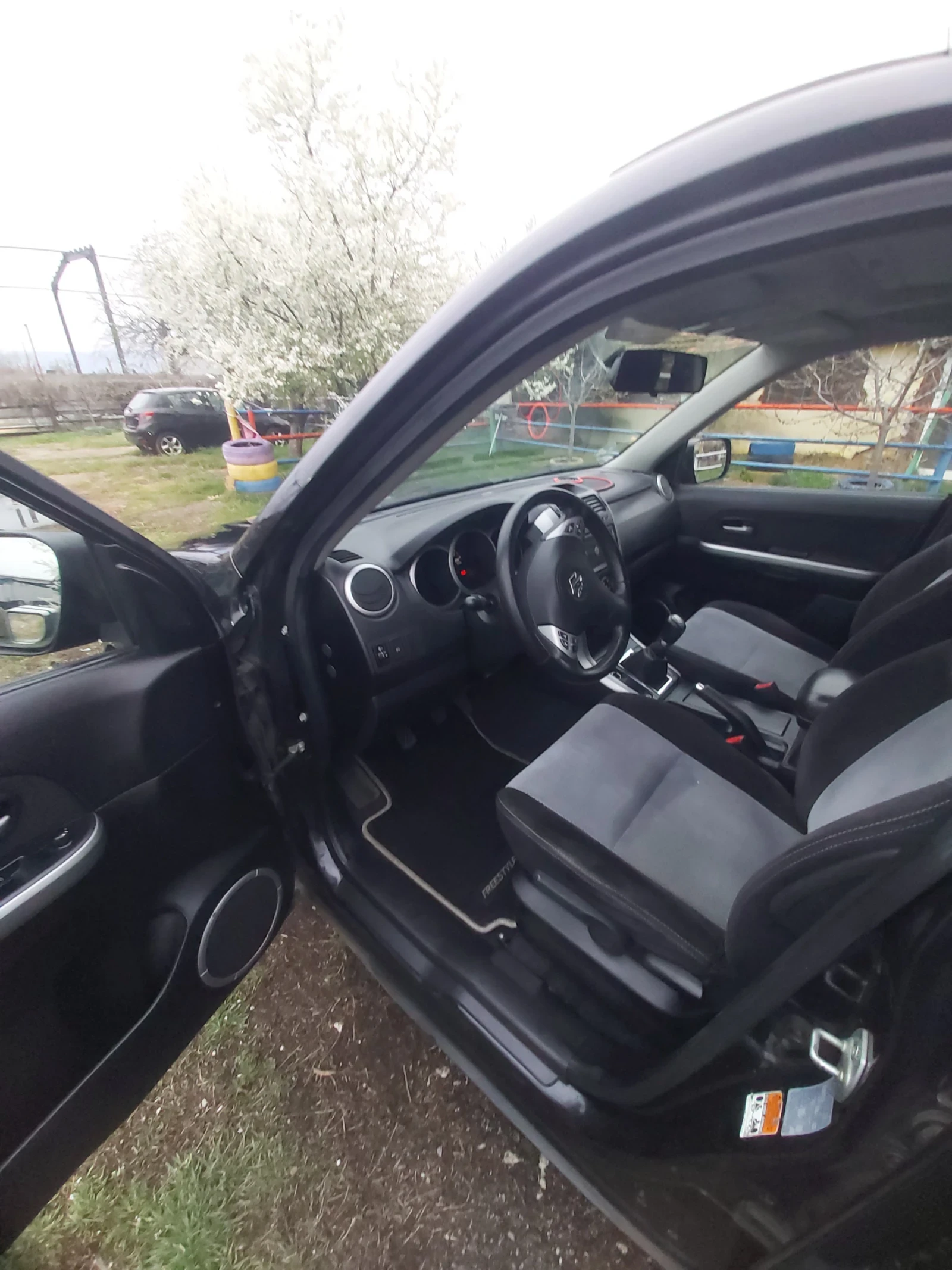 Suzuki Grand vitara 1.9, снимка 7 - Автомобили и джипове - 54032736