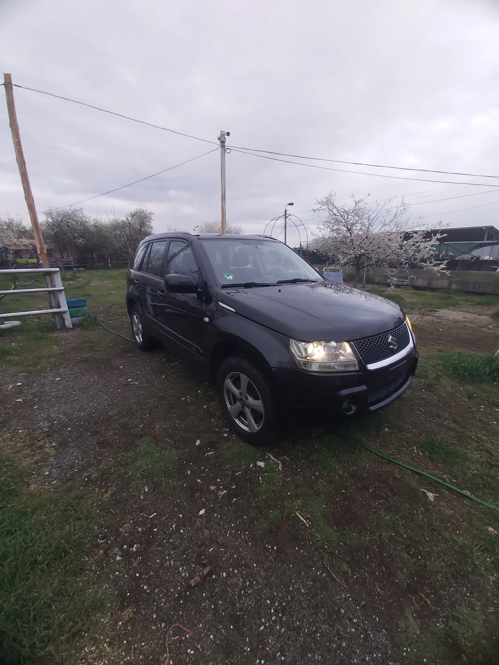 Suzuki Grand vitara 1.9, снимка 3 - Автомобили и джипове - 54032736