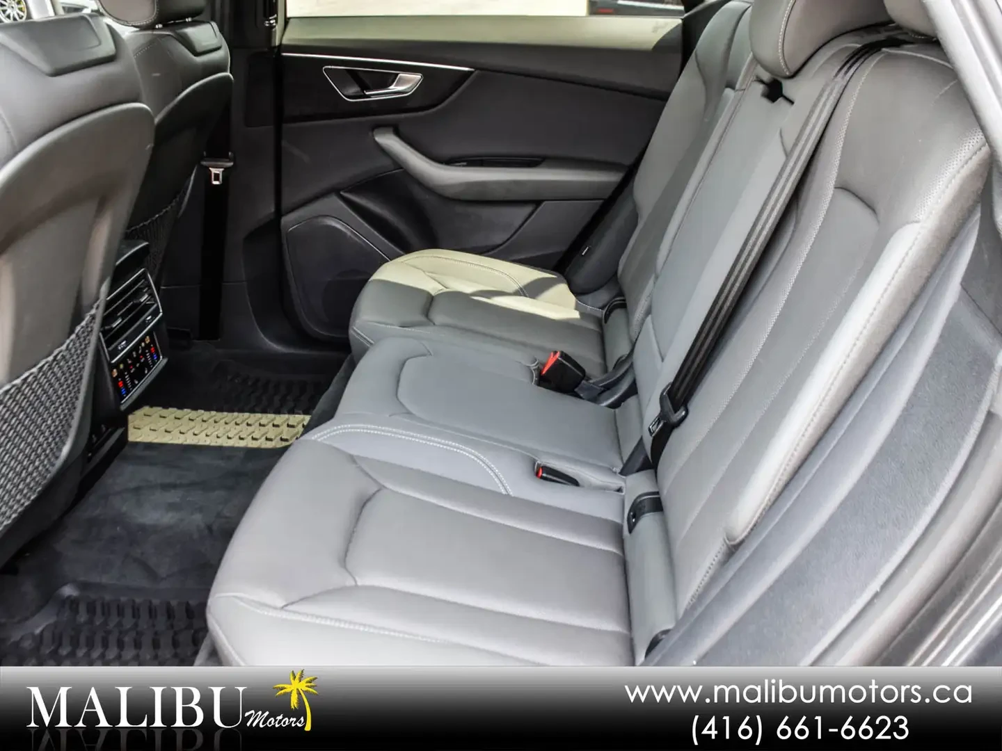Audi Q8 55TFSI* MATRIX* S* LINE* BLACK* OPTIC* ОБДУХВАНЕ* , снимка 17 - Автомобили и джипове - 54830979