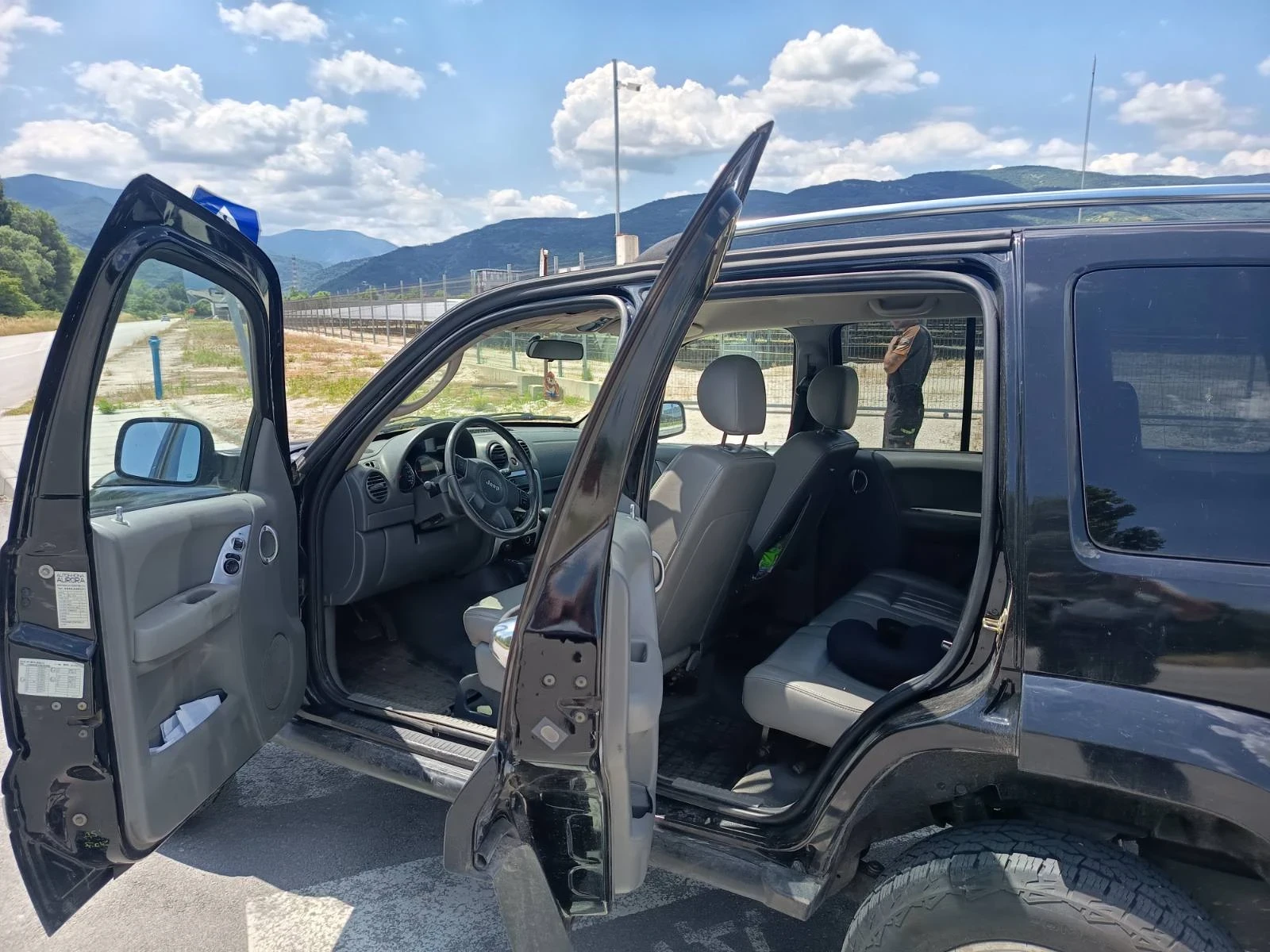 Jeep Cherokee Liberty LIMITED EDITION , снимка 2 - Автомобили и джипове - 55003361