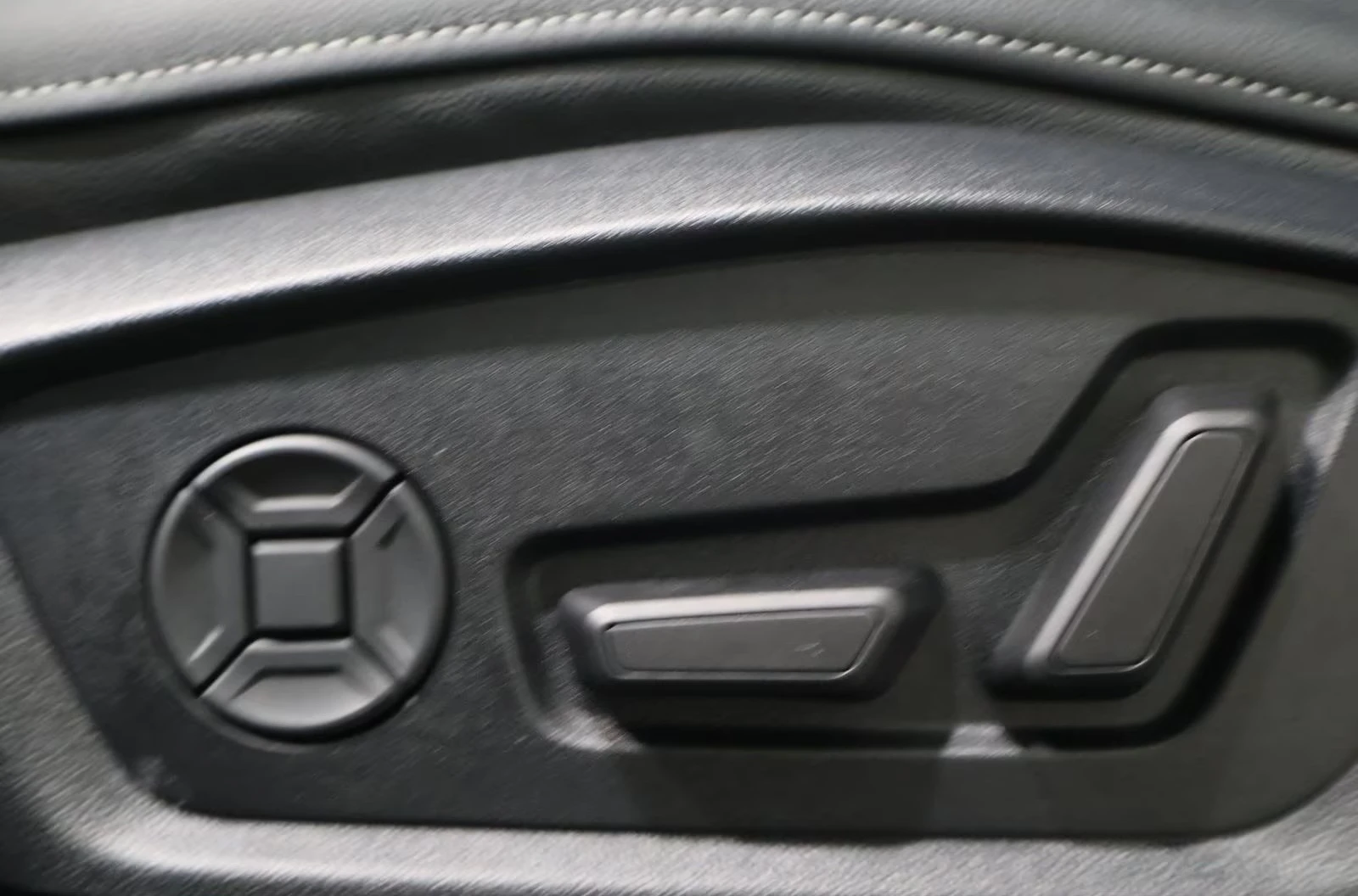 Audi Q8 50 TDI / FACELIFT / S-LINE / MATRIX / AIR / , снимка 8 - Автомобили и джипове - 55217784