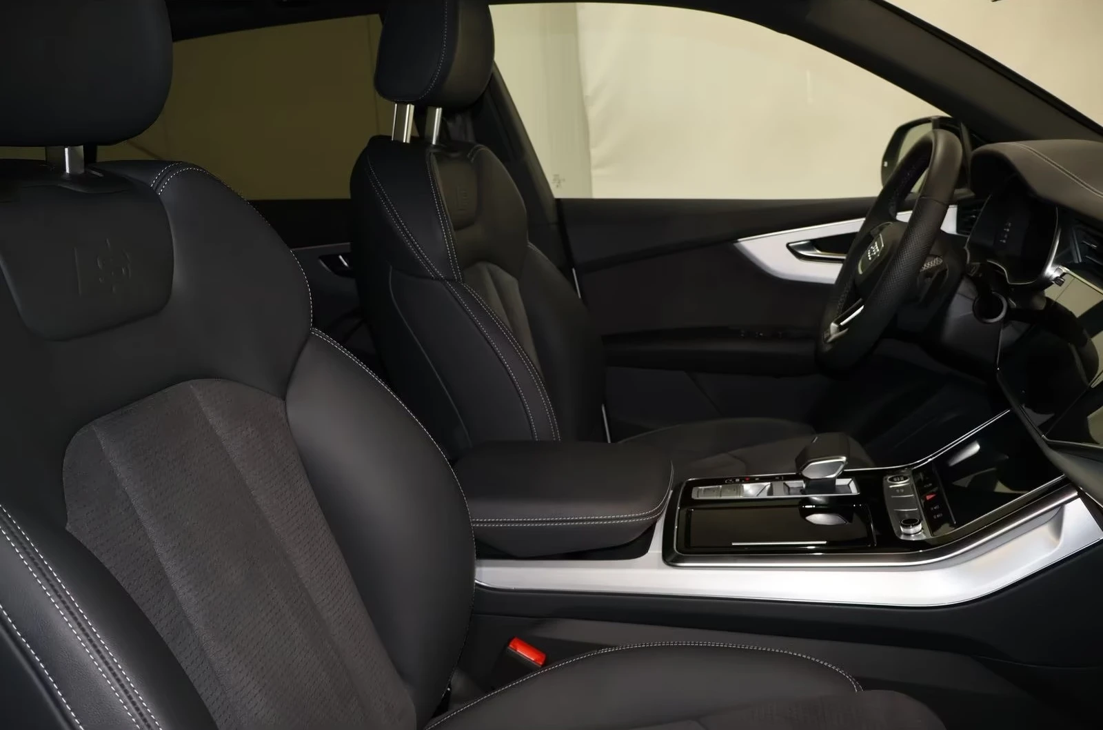 Audi Q8 50 TDI / FACELIFT / S-LINE / MATRIX / AIR / , снимка 14 - Автомобили и джипове - 55217784