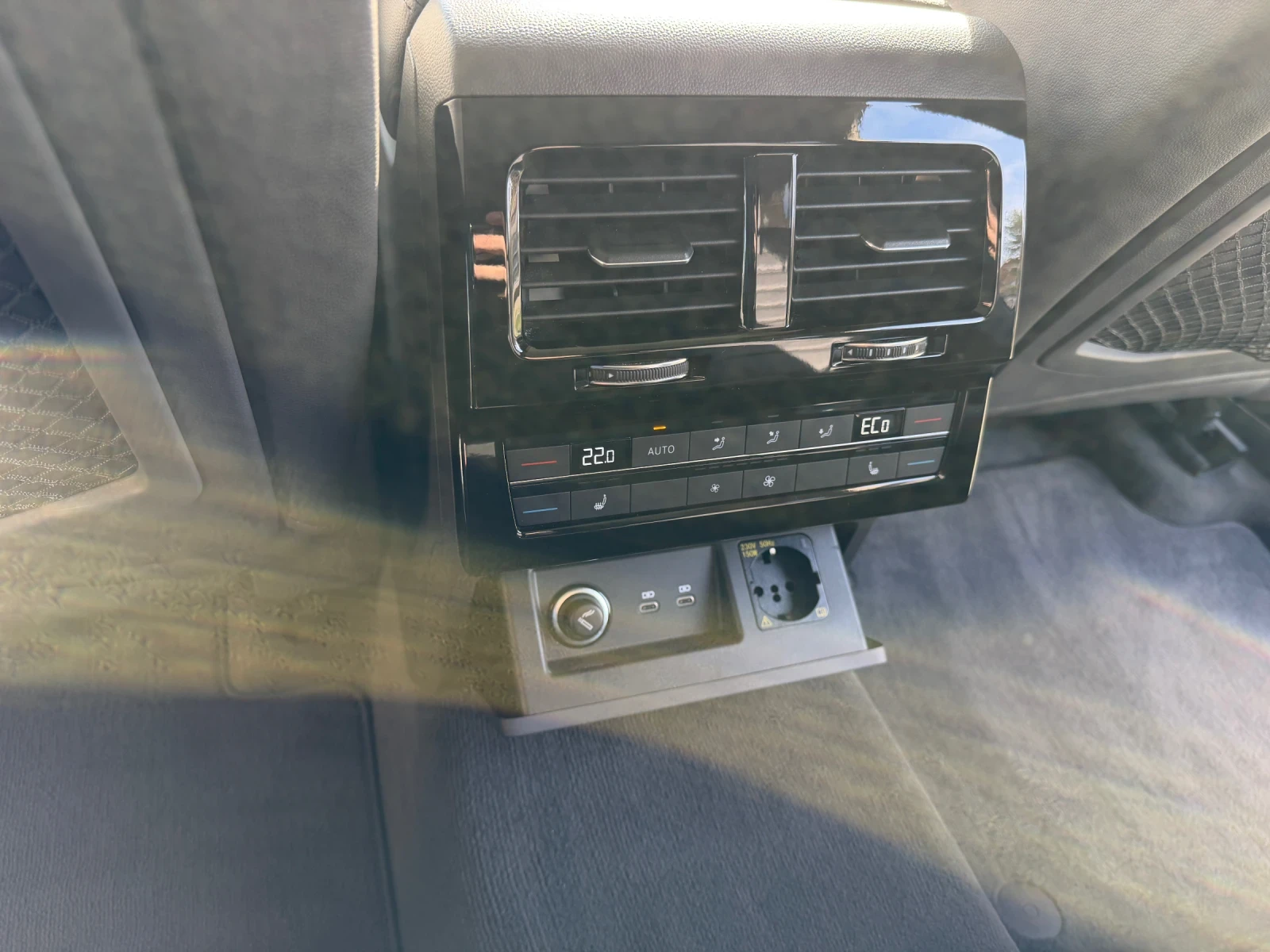 VW Touareg, снимка 7 - Автомобили и джипове - 55330508