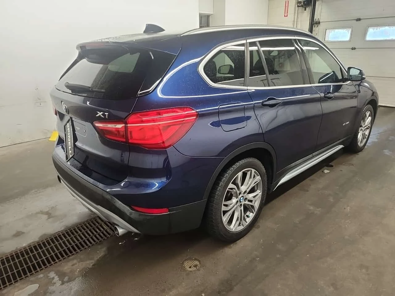 BMW X1 xDrive28i/CARFAX/ФИНАНСИРАНЕ, снимка 3 - Автомобили и джипове - 55544945