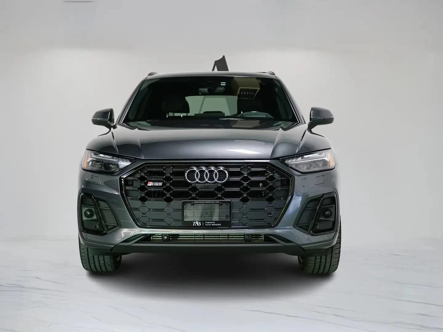 Audi SQ5 TECHNIK BLACK PKG B&O ЦЕНА ДО БЪЛГАРИЯ АВТОКРЕДИТ, снимка 2 - Автомобили и джипове - 55779240