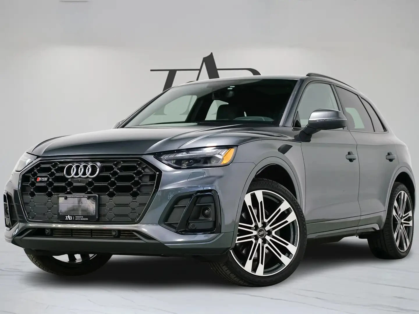 Audi SQ5 TECHNIK BLACK PKG B&O ЦЕНА ДО БЪЛГАРИЯ АВТОКРЕДИТ, снимка 3 - Автомобили и джипове - 55779240