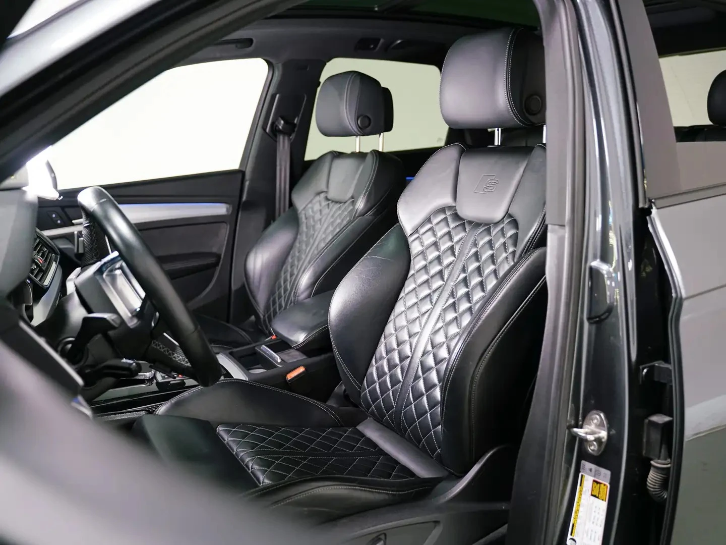 Audi SQ5 TECHNIK BLACK PKG B&O ЦЕНА ДО БЪЛГАРИЯ АВТОКРЕДИТ, снимка 6 - Автомобили и джипове - 55779240