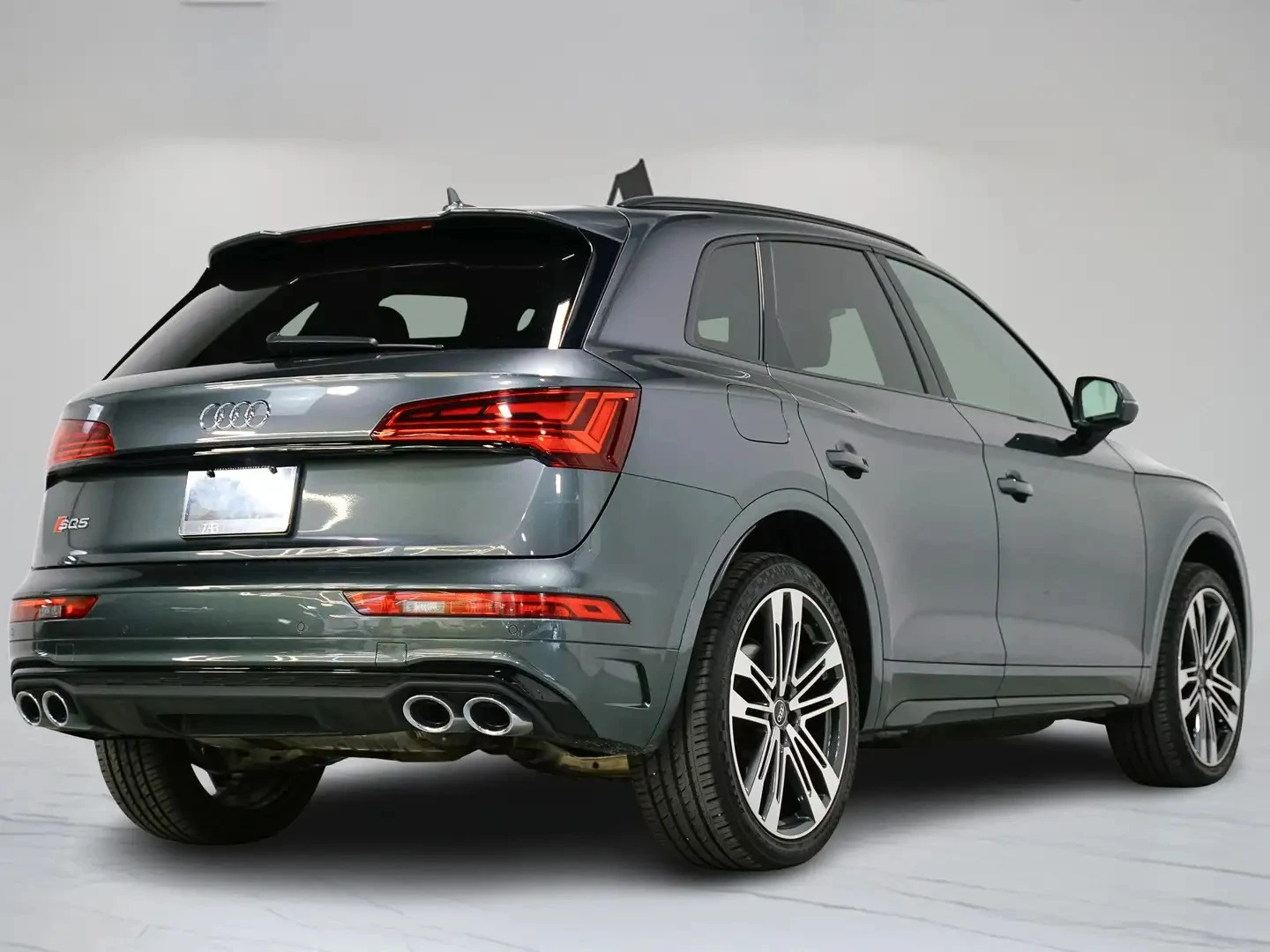 Audi SQ5 TECHNIK BLACK PKG B&O ЦЕНА ДО БЪЛГАРИЯ АВТОКРЕДИТ, снимка 4 - Автомобили и джипове - 55779240