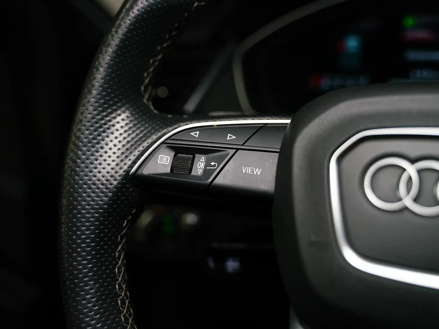 Audi SQ5 TECHNIK BLACK PKG B&O ЦЕНА ДО БЪЛГАРИЯ АВТОКРЕДИТ, снимка 8 - Автомобили и джипове - 55779240