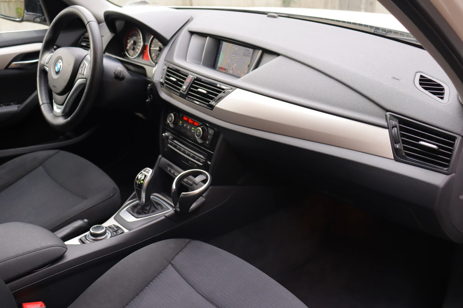 BMW X1 xDrive 1.8d FACELIFT 110 000 км, снимка 8 - Автомобили и джипове - 56722201