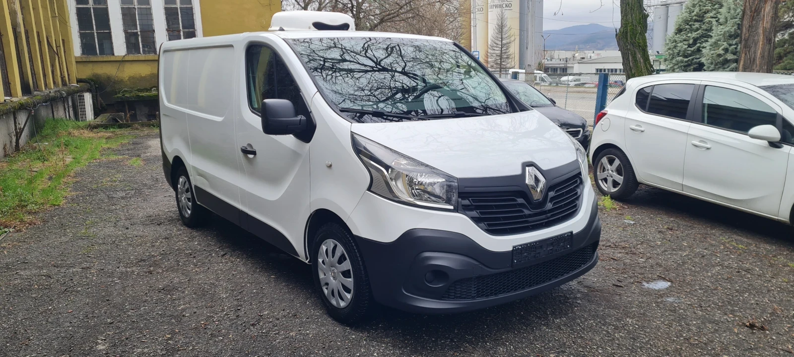 Renault Trafic 1.6 DCI ХЛАДИЛЕН 