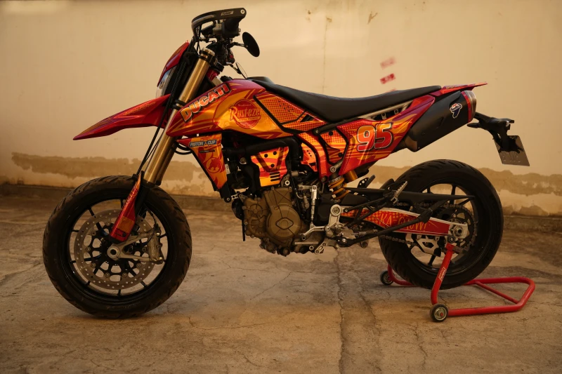 Ducati Hypermotard  698