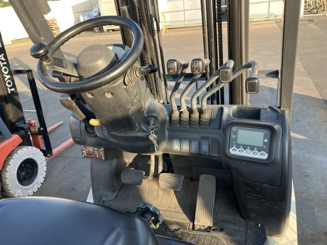  UniCarriers     | Mobile.bg   11