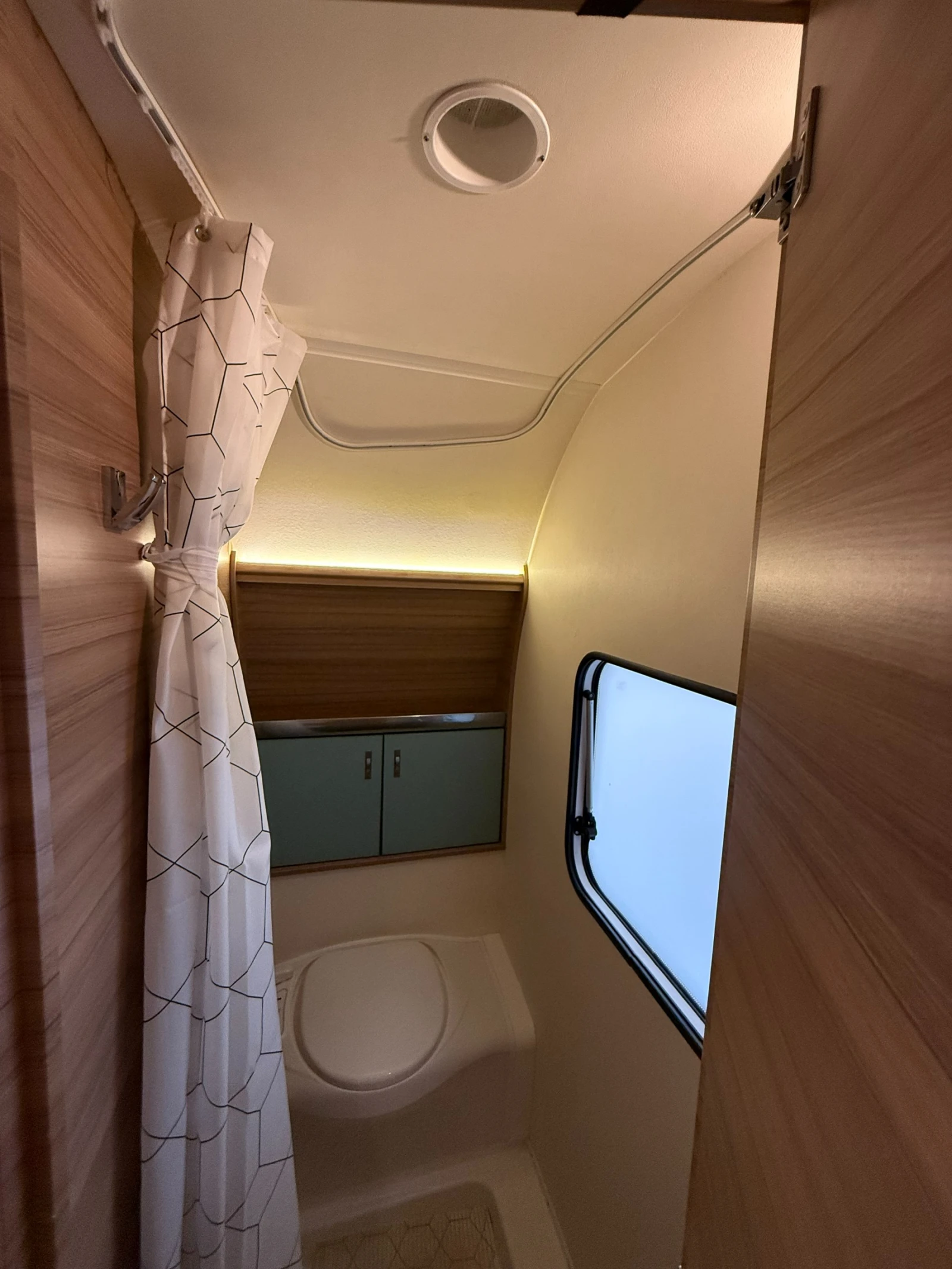 Каравана Tabbert PEP 490 климатик, мувър, снимка 7 - Каравани и кемпери - 53857196