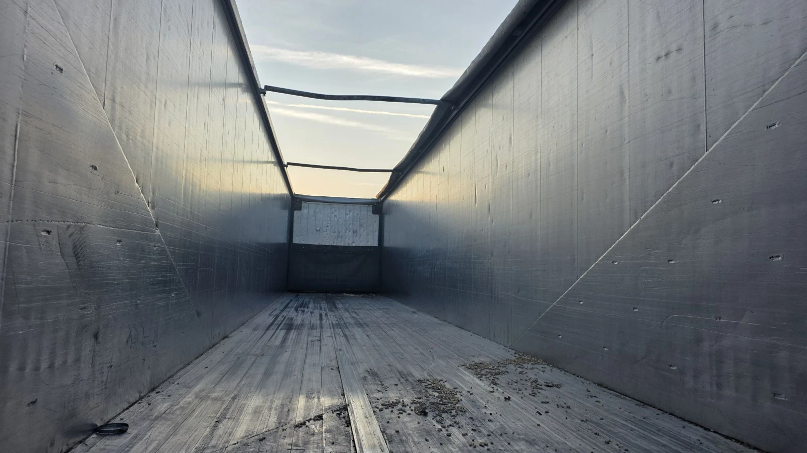 Полуремарке Schwarzmuller ШУБОДЕН 92  куб.см, снимка 9 - Ремаркета - 53738230