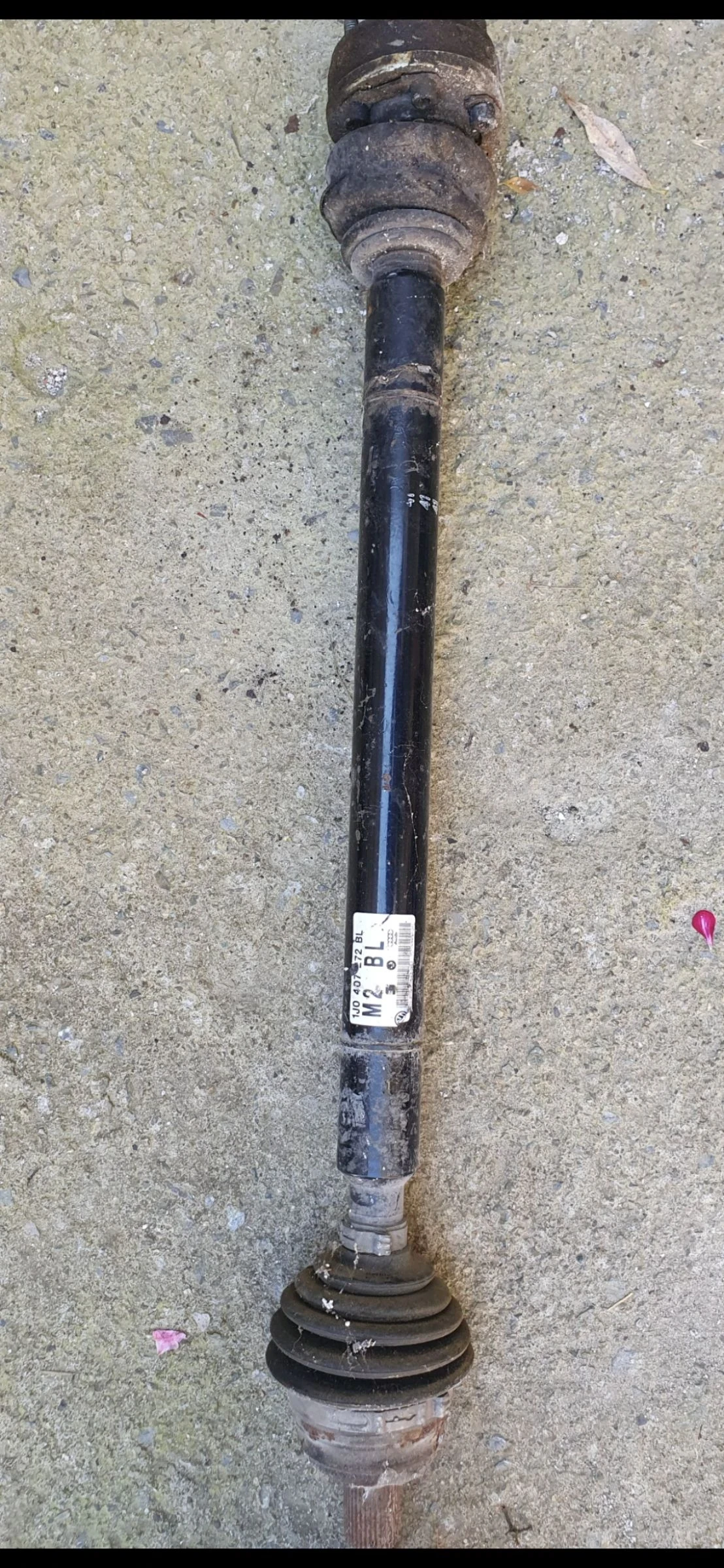 Дясна полуоска GOLF 4 ,1J0407272BL