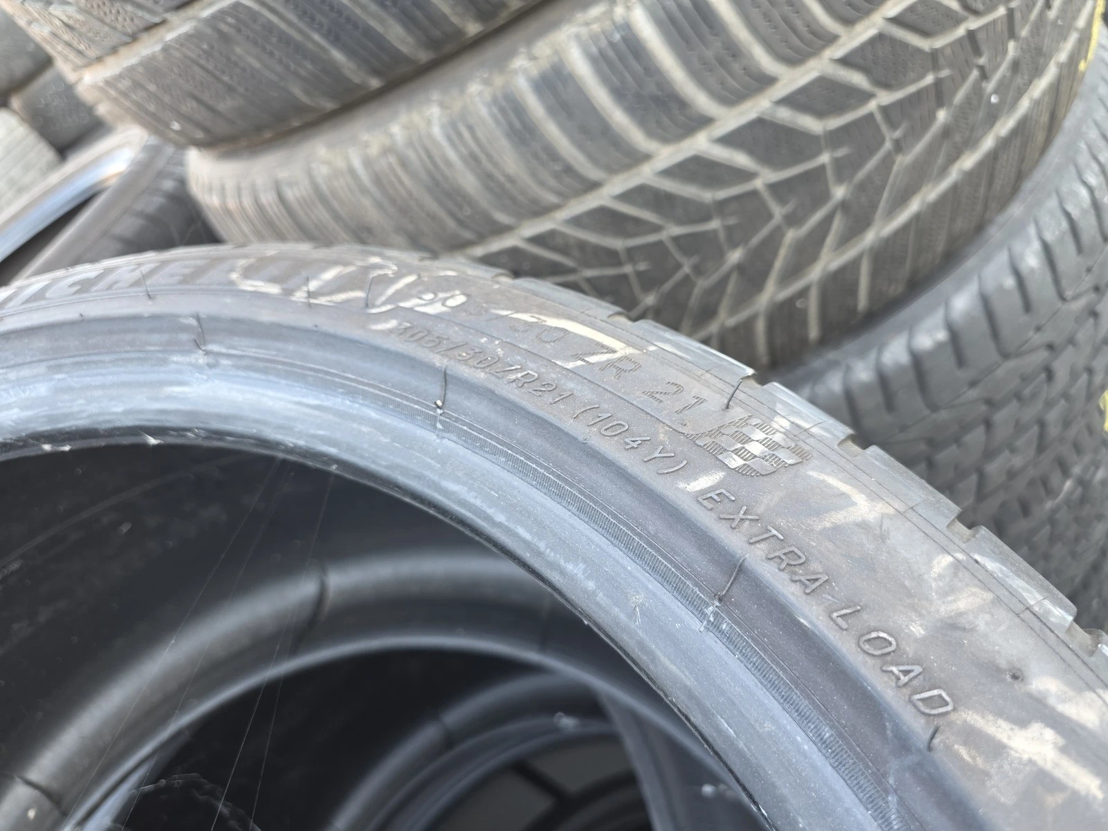 Гуми Летни 305/30R21, снимка 6 - Гуми и джанти - 56685876