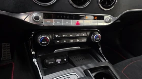Kia Stinger GT 3.3* AERO PKG* CARBON* AЛКАНТАРА* ОБДУХ | Auto.bg — изображение 11