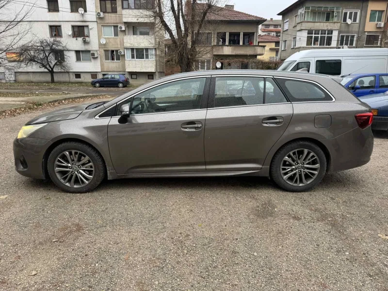 Toyota Avensis, снимка 3 - Автомобили и джипове - 49025940