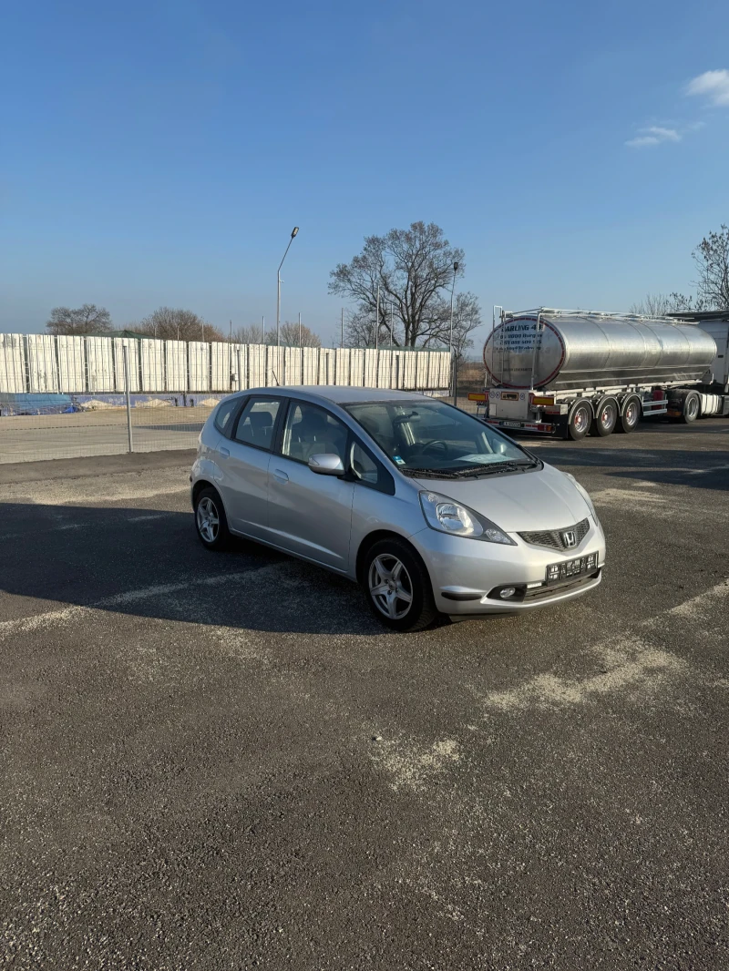 Honda Jazz 1.4i ВНОС ШВЕЙЦАРИЯ, снимка 2 - Автомобили и джипове - 49105189