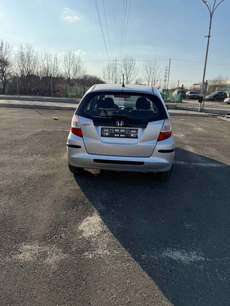 Honda Jazz 1.4i ВНОС ШВЕЙЦАРИЯ, снимка 5 - Автомобили и джипове - 49105189