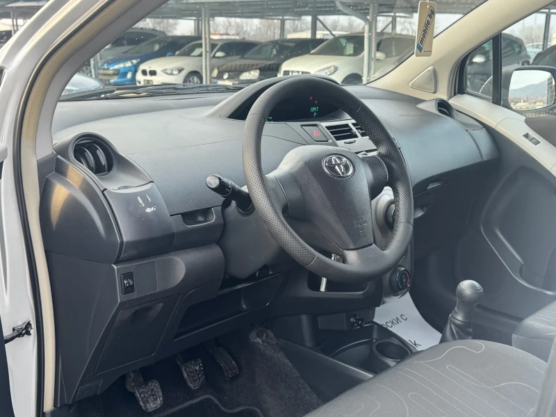 Toyota Yaris 1.0VVT-I ИТАЛИЯ, снимка 9 - Автомобили и джипове - 49159699