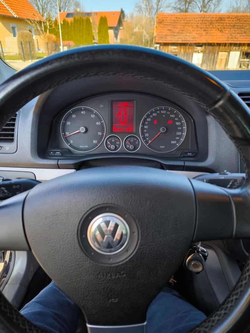 VW Golf, снимка 5 - Автомобили и джипове - 49201057