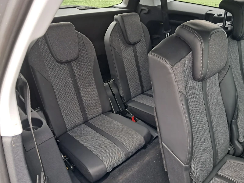 Peugeot 5008 81000км-7 местна 1.5HDI, снимка 8 - Автомобили и джипове - 49913345