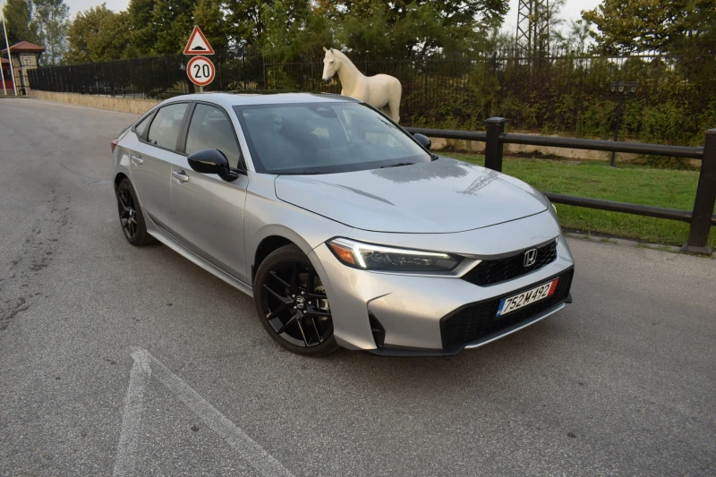 Honda Civic Sport Hybrid , снимка 3 - Автомобили и джипове - 52357145