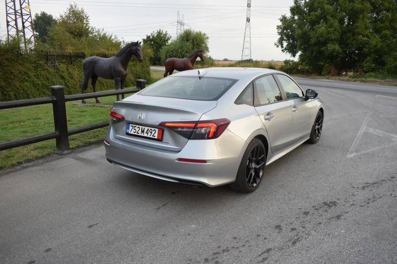 Honda Civic Sport Hybrid , снимка 5 - Автомобили и джипове - 52357145