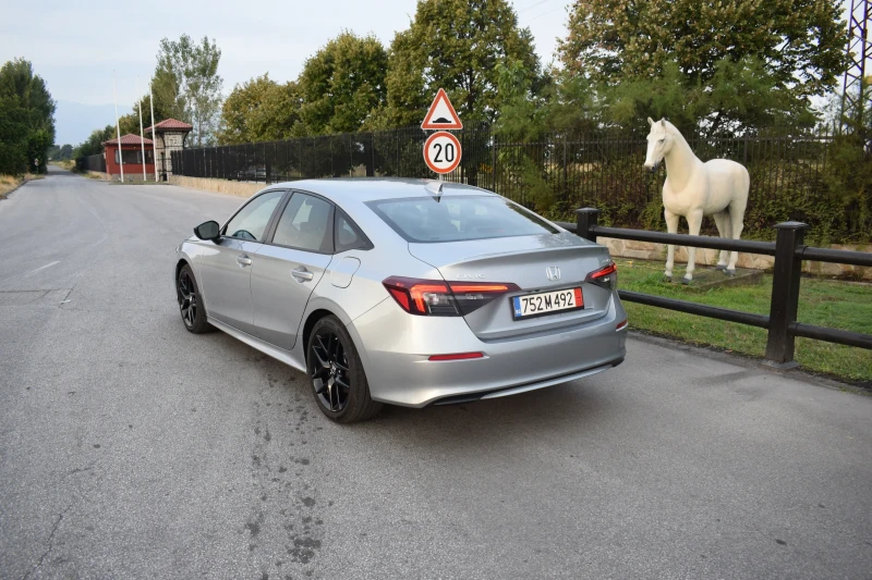 Honda Civic Sport Hybrid , снимка 6 - Автомобили и джипове - 52357145
