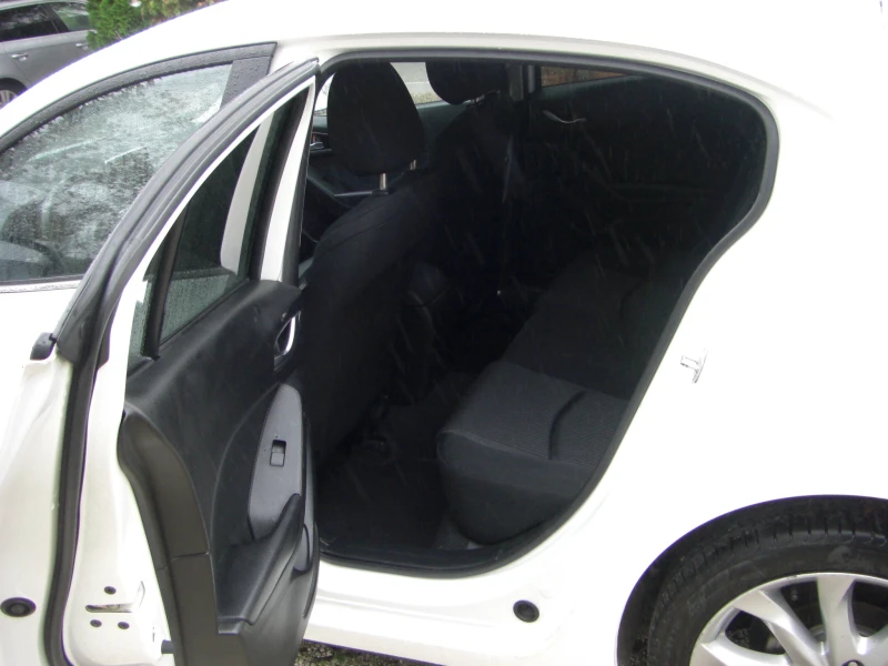 Mazda 3 2.2d NAVI 6ck.EURO 6B, снимка 13 - Автомобили и джипове - 52342909