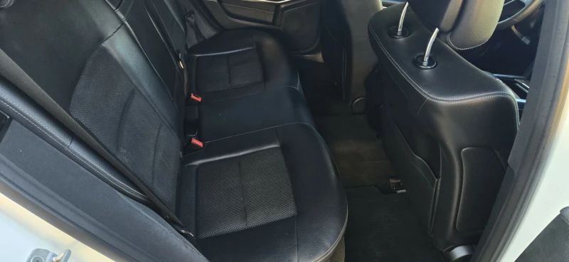 Mercedes-Benz E 220, снимка 12 - Автомобили и джипове - 52860678