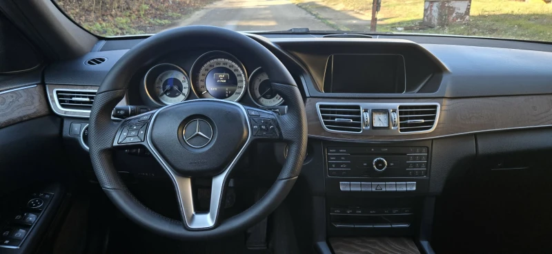 Mercedes-Benz E 220, снимка 11 - Автомобили и джипове - 52860678