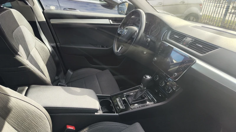 Skoda Superb КАТО НОВ, снимка 7 - Автомобили и джипове - 53488173