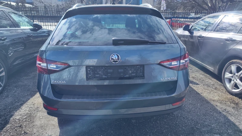 Skoda Superb КАТО НОВ, снимка 4 - Автомобили и джипове - 53488173