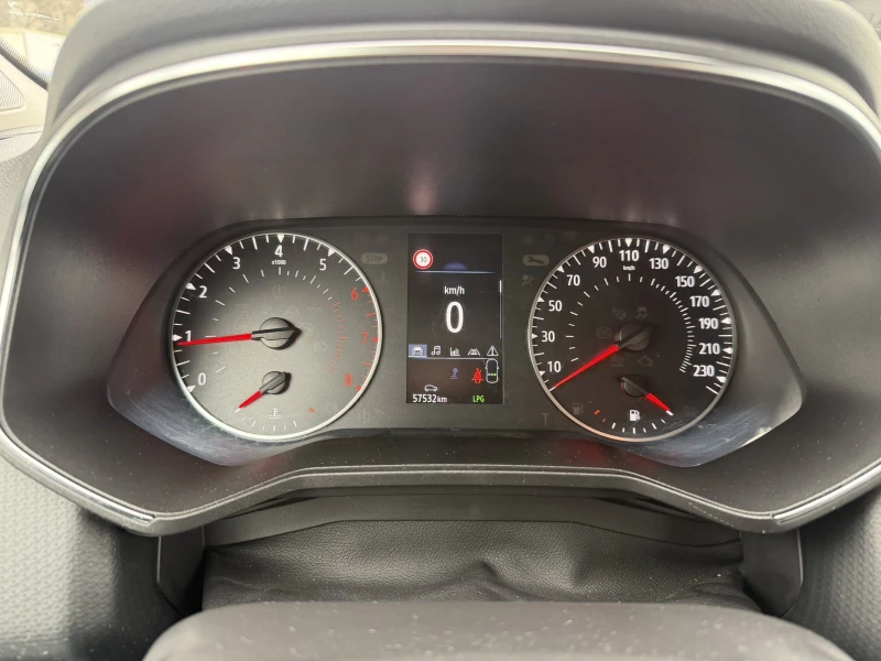 Renault Clio 1.0TCe LPG , снимка 17 - Автомобили и джипове - 53497440