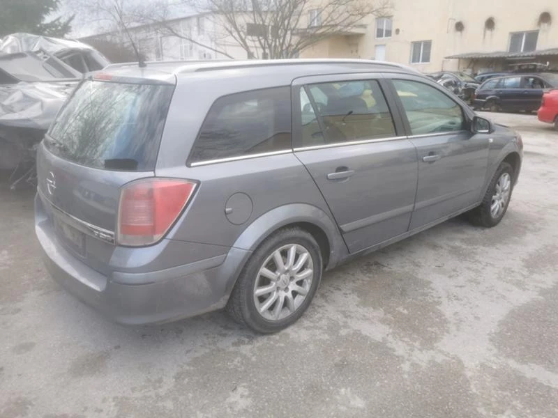 Opel Astra 1.7CDTI, снимка 6 - Автомобили и джипове - 35923490