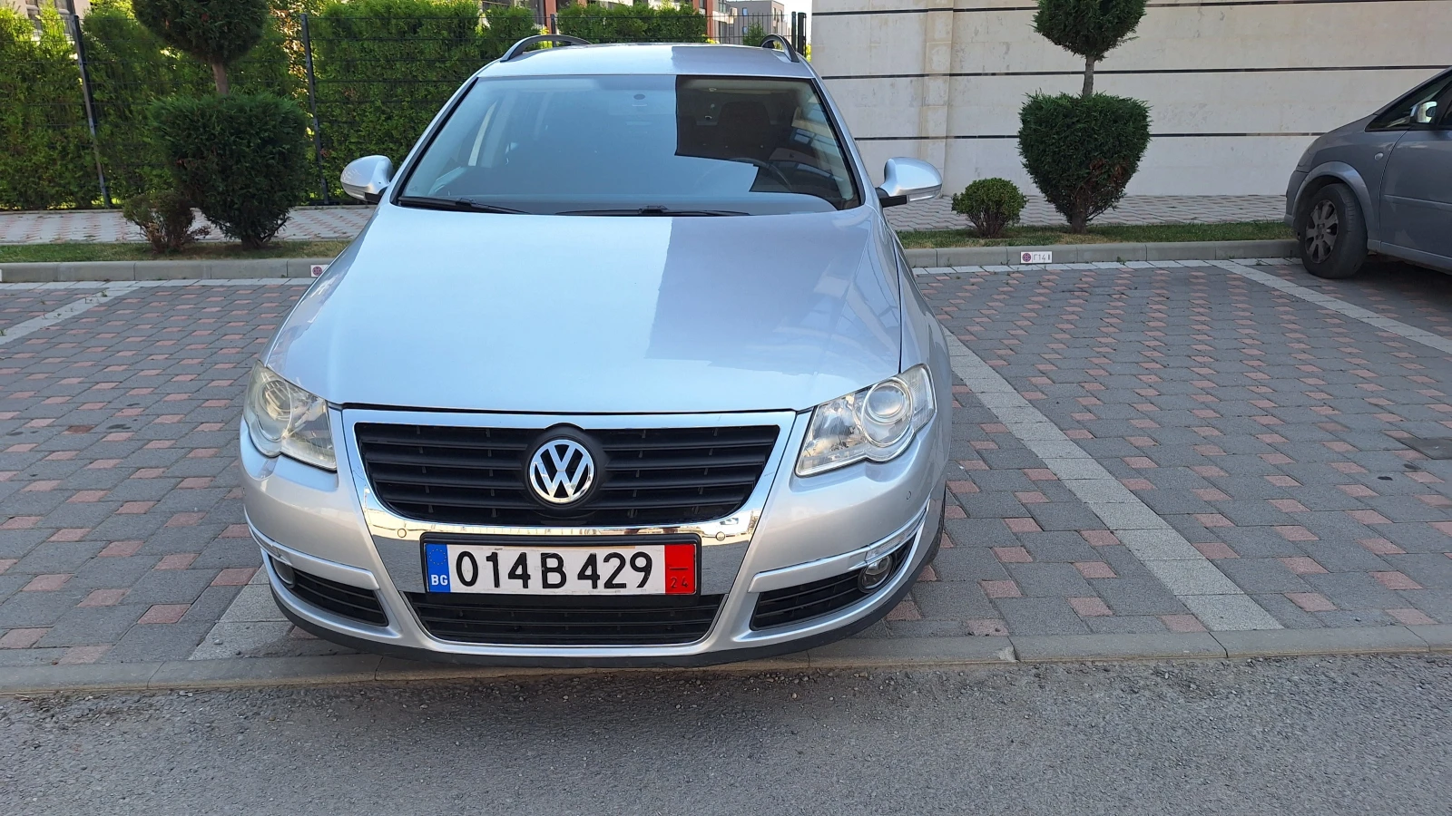 VW Passat - [1] 