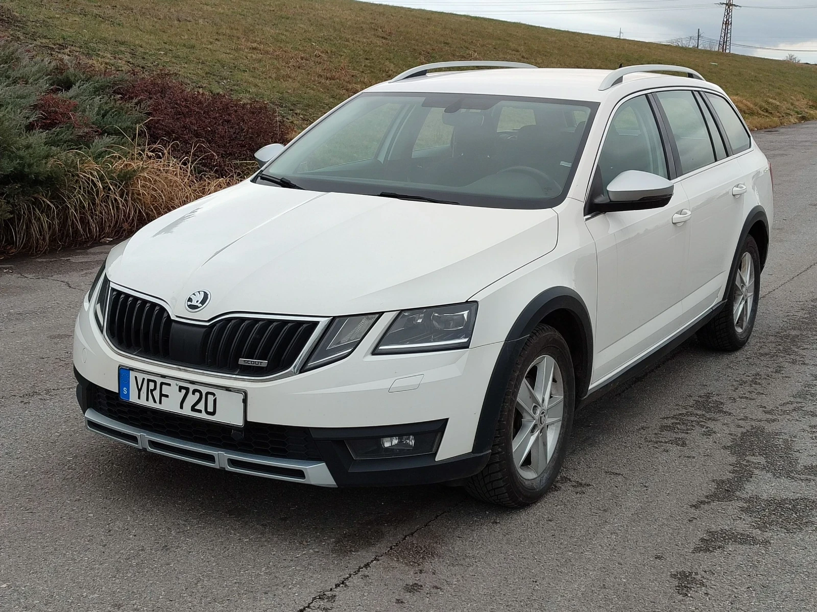 Skoda Octavia SCOUT 2.0d 4x4 - изображение 7