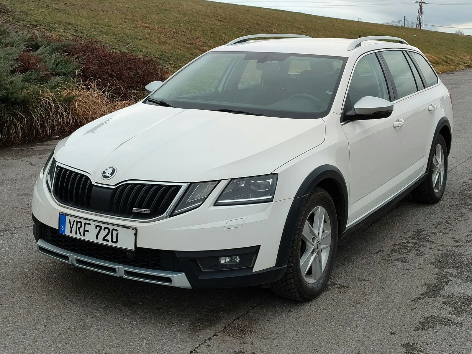 Skoda Octavia SCOUT 2.0d 4x4 - изображение 7