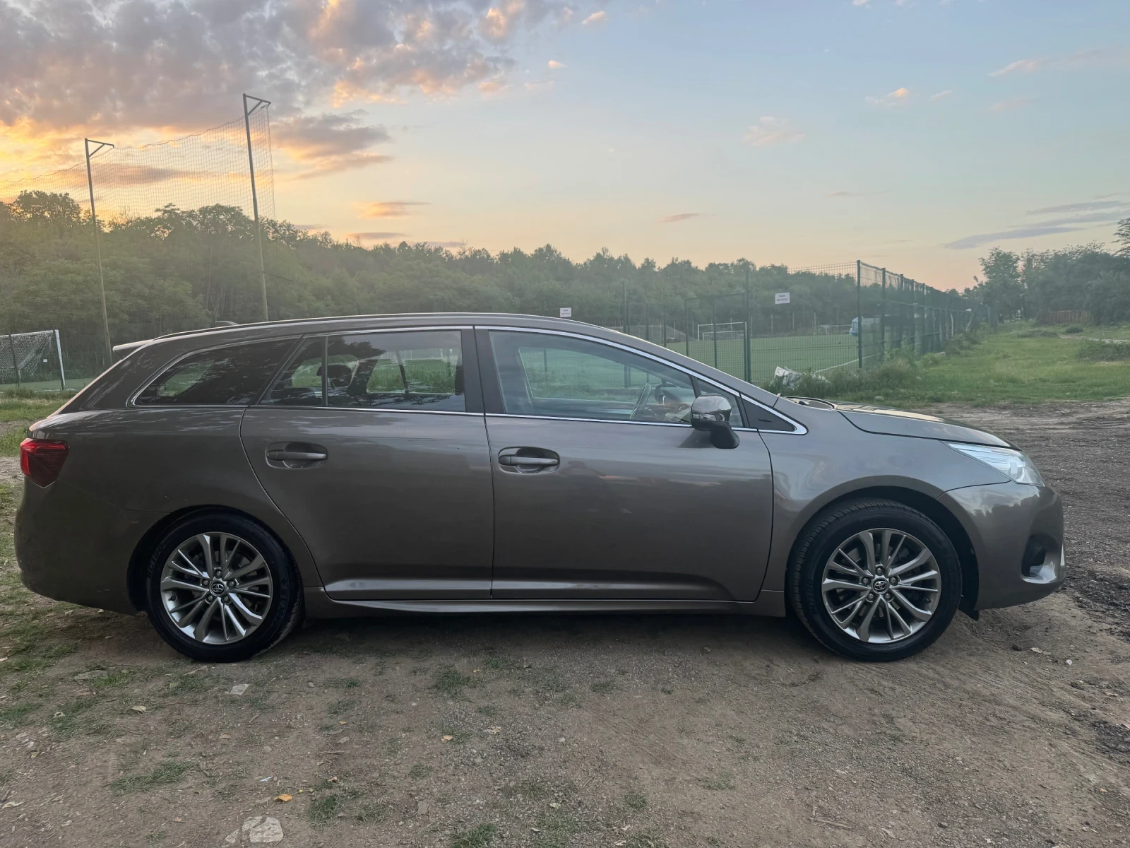 Toyota Avensis  - изображение 3