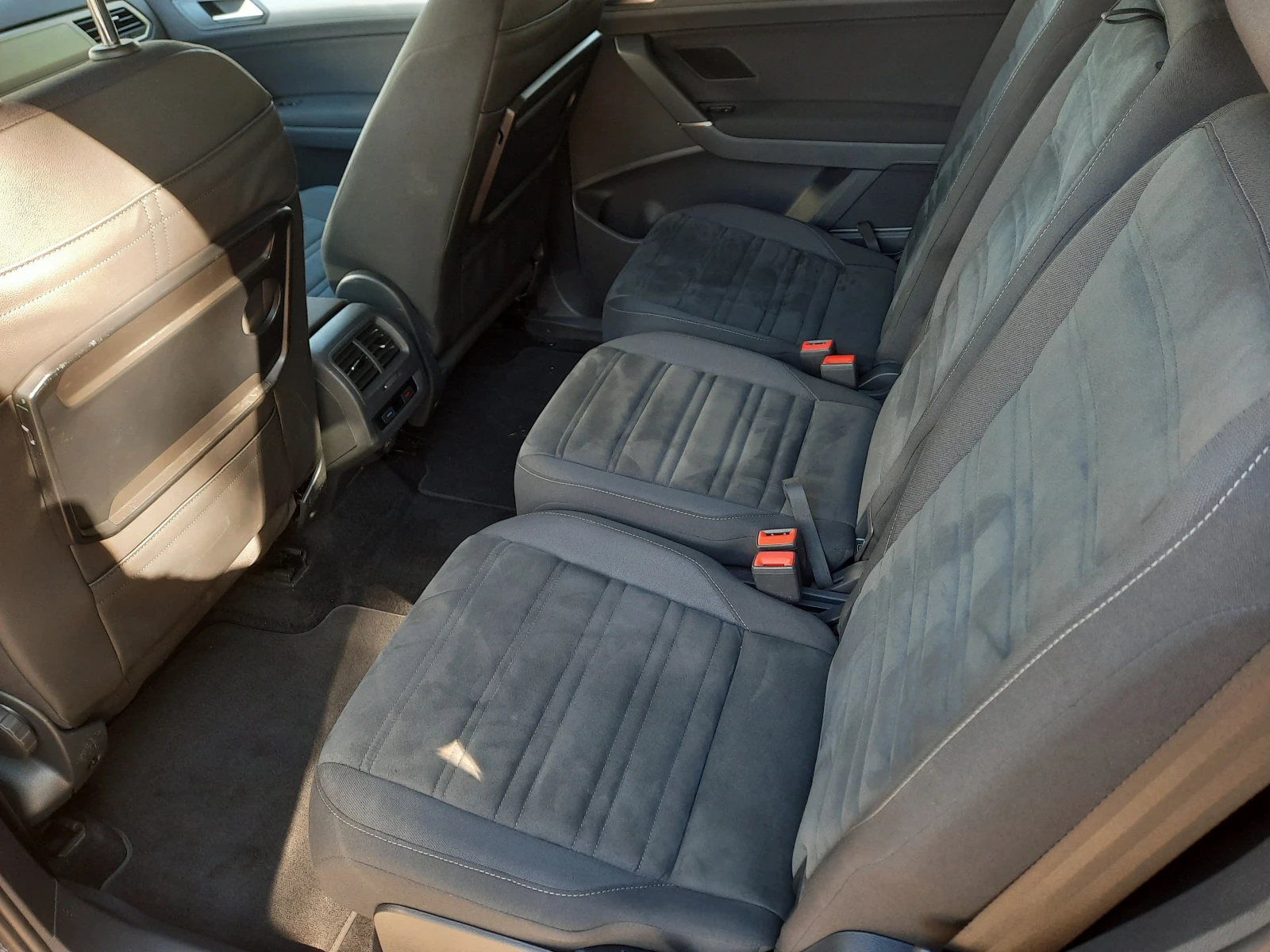 VW Touran 2.0TDI  - изображение 7